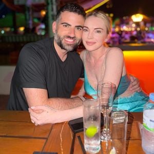 Lindsay Lohan zeigt seltene Urlaubsfotos mit Mann und Sohn