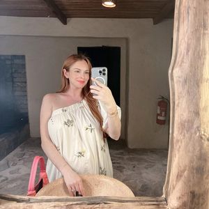 So schön strahlt Lindsay Lohan im Netz mit ihrer Babykugel!