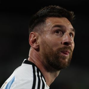 Pfui! Lionel Messi wurde von seinem Gegenspieler angespuckt