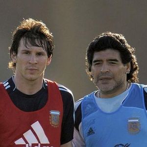 Lionel Messi sendet Diego Maradona nach OP Genesungswünsche