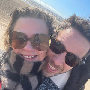 Nach Scheidung: Lisa Armstrong teilt Kuschel-Pic mit Neuem
