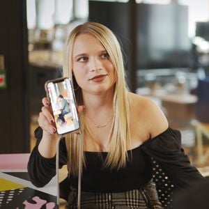 Nach "Unter uns": Webstar Lisa Küppers bei "Afterglow" dabei