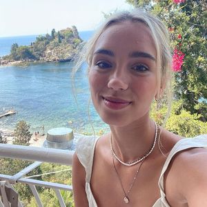 Webstar Lisa Mantler ist verlobt! Diese Promis gratulieren