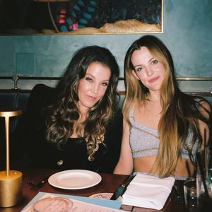Riley teilt letztes Bild mit Mama Lisa Marie Presley (†54)