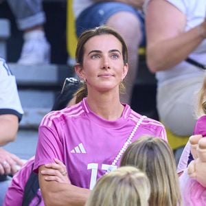 Spieler-Frau Lisa Müller plant politische Karriere