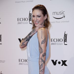 Über den Dächern: BTN-Star Liza Waschke hat geheiratet!