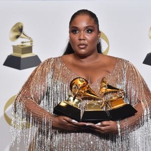 Unter Tränen: Lizzo spricht über die Gefahren des Ruhms