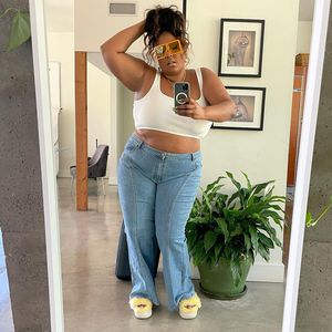 "Körper-Ikone": Lizzo ist sehr stolz auf ihren kurvigen Body