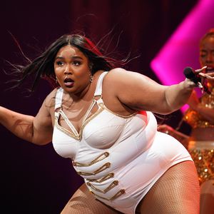Mega-Auftritt: Lizzo haut Fans im knappen Bodysuit um!