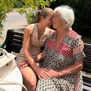 Lola Weippert teilt süße Bilder mit ihrer Oma Imelda