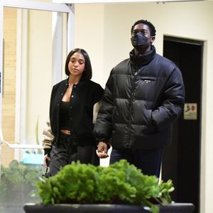 Lori Harvey Händchen haltend mit neuem Freund gesichtet
