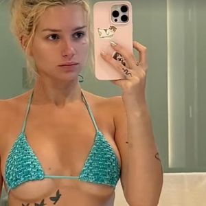 Lottie Moss teilt sexy Selfies aus Mexiko mit ihren Fans
