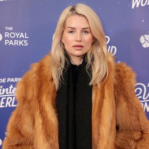 Lottie Moss präsentiert ihr Gesicht nach Filler-Entfernung