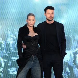 Lottie Moss feiert Red-Carpet-Debüt mit neuem Freund Themy