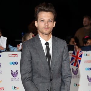 Nach bewegendem Jahr: Louis Tomlinson megafertig an Neujahr