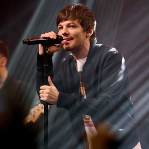 Für kranken Fan: Louis Tomlinson unterbricht seine Show