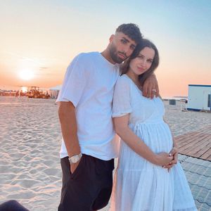 Aus dem Urlaub: Louisa Jindaoui teilt neues Babybauch-Foto!
