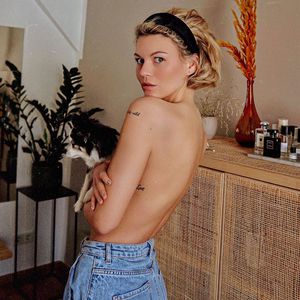 Total verführerisch: Ex-GNTM-Girl Louisa Mazzurana oben ohne