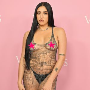 Madonnas Tochter Lourdes kommt fast nackt auf Red Carpet!