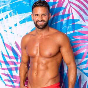 Neuer Granatenalarm: Das ist "Love Island"-Nachzügler Ike