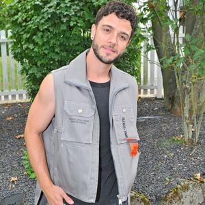 Erste Rolle: Luca Hänni knutscht im "Ewigi Liebi"-Trailer