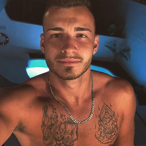 "Love Island"-Luca von Followerinnen mit Nackt-Pics bedrängt