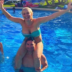 Dralle Dinger: Dani Katzenberger und Lucas planschen im Pool