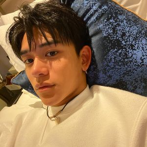 Nach Fremdgeh-Skandal: K-Pop-Star fliegt aus seinen Gruppen!