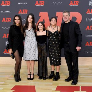 Seltener Anblick: Matt Damon mit Töchtern auf Red Carpet!
