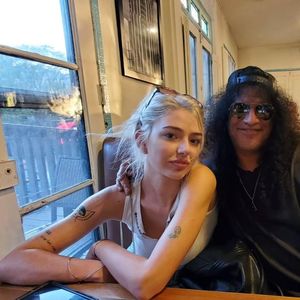 Am 26. Geburtstag: Slash gedenkt seiner Stieftochter (†)
