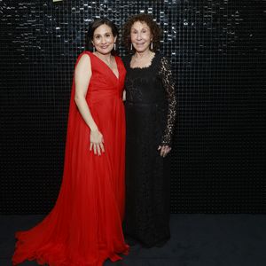 Danny DeVito und Rhea Perlmans Tochter Lucy ist schwanger!