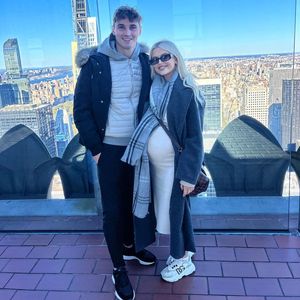 Während New-York-Trip: Lucy Fallon setzt Babybauch in Szene