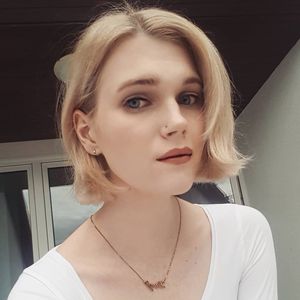 Erzählte GNTM-Lucy Freund direkt von Trans-Hintergrund?