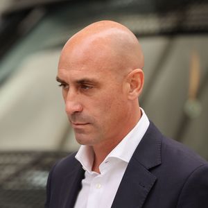 Nach Kuss-Eklat: Spielerinnen sagen gegen Luis Rubiales aus!