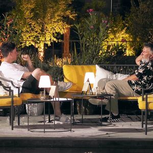 Papa Frank skeptisch: Funkt es bei "First Dates Hotel"-Luis?