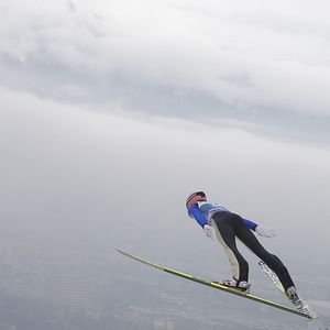 Querschnittsgelähmt: Skispringer Lukas Müller läuft wieder