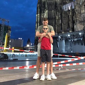 "Nichts kann uns trennen": Lukas Podolski postet Family-Pic!