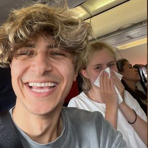 Was läuft bei Lukas Rieger und Dagi Bees Schwester Leni?