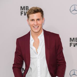Frisch verliebt! "Unter Uns"-Lukas knutscht seinen Neuen ab