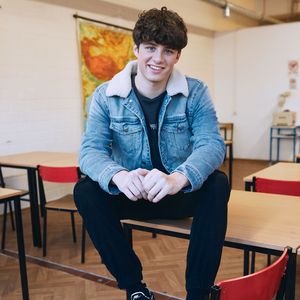Netz-Star bei "Krass Schule": Lukas White ist Schüler Vince!