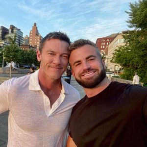 Filmstar Luke Evans schwärmt von seinem Partner Fran Thomas