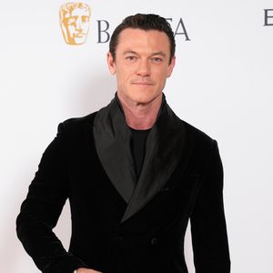 "Hobbit"-Star Luke Evans und sein Partner haben Babypläne