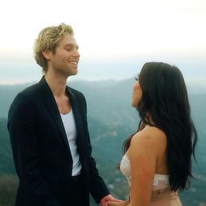 5-Seconds-of-Summer-Star Luke Hemmings hat sich verlobt!