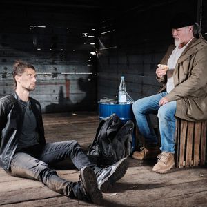 "Unter uns"-Clip: Robert und Luke kämpfen um Leben und Tod