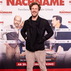 Blondine an seiner Seite: Luke Mockridge soll vergeben sein