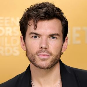 Fanbelästigung: "Bridgerton"-Star Luke Newton wehrt sich