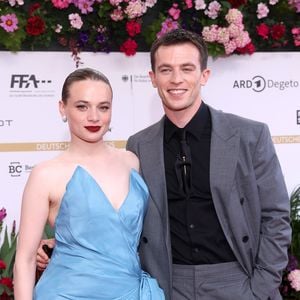 Sommerlich chic: Die Promis glänzen beim Deutschen Filmpreis