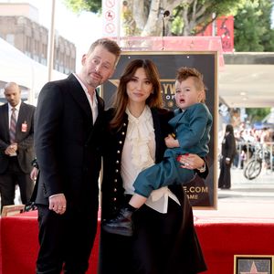 Macaulay Culkin und Brenda Song spielen mit Sohn im Park