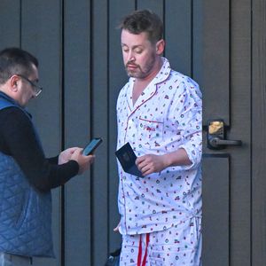 Gemütlich: Macaulay Culkin zeigt sich öffentlich im Pyjama