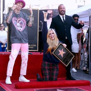 Zusammen mit MGK: Avril Lavigne hat Stern auf Walk of Fame